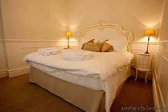 The Blueberry Hotel Pontypridd Esterno foto